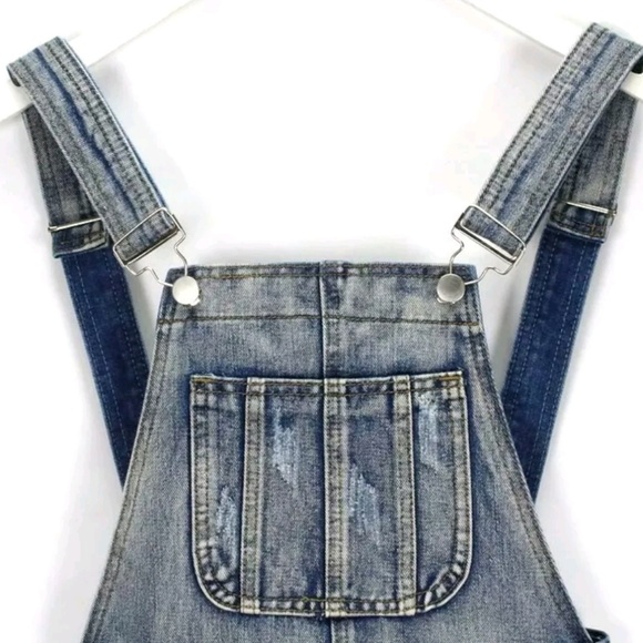 Boohoo Denim Distressed Overall Shorts Size 2 - Picture 4 of 5